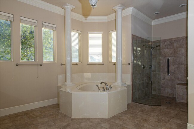 Building Photo - 25702 Golden Bell Dr
