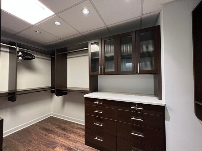 Building Photo - 1201 S Prairie Ave