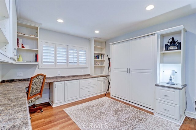 Building Photo - 881 Via Mendoza