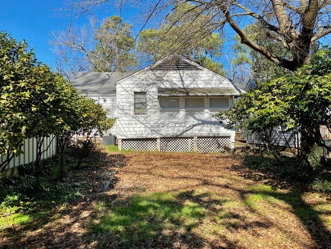 Building Photo - South Highlands Bungalow for Lease | 71104...
