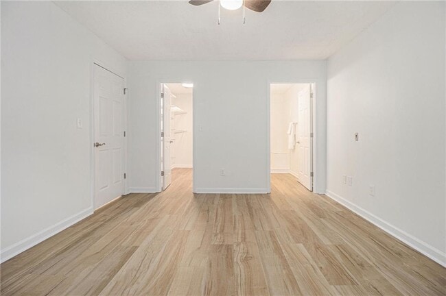 Building Photo - 300 Johnson Ferry Rd