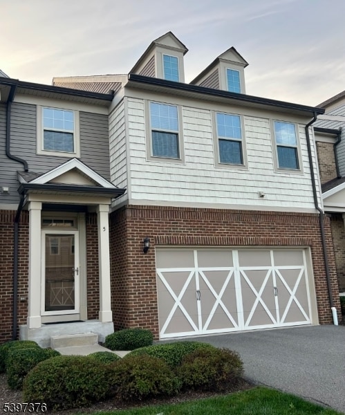 Primary Photo - 5 Albert Ct