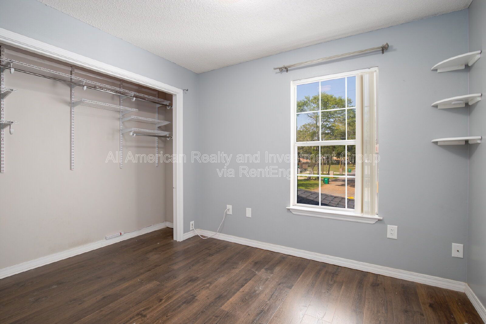 Building Photo - 426 Corvet St