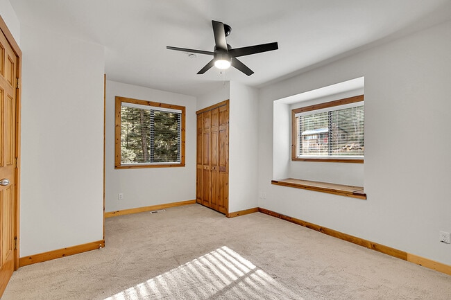 Building Photo - 28192 Shadow Mountain Dr