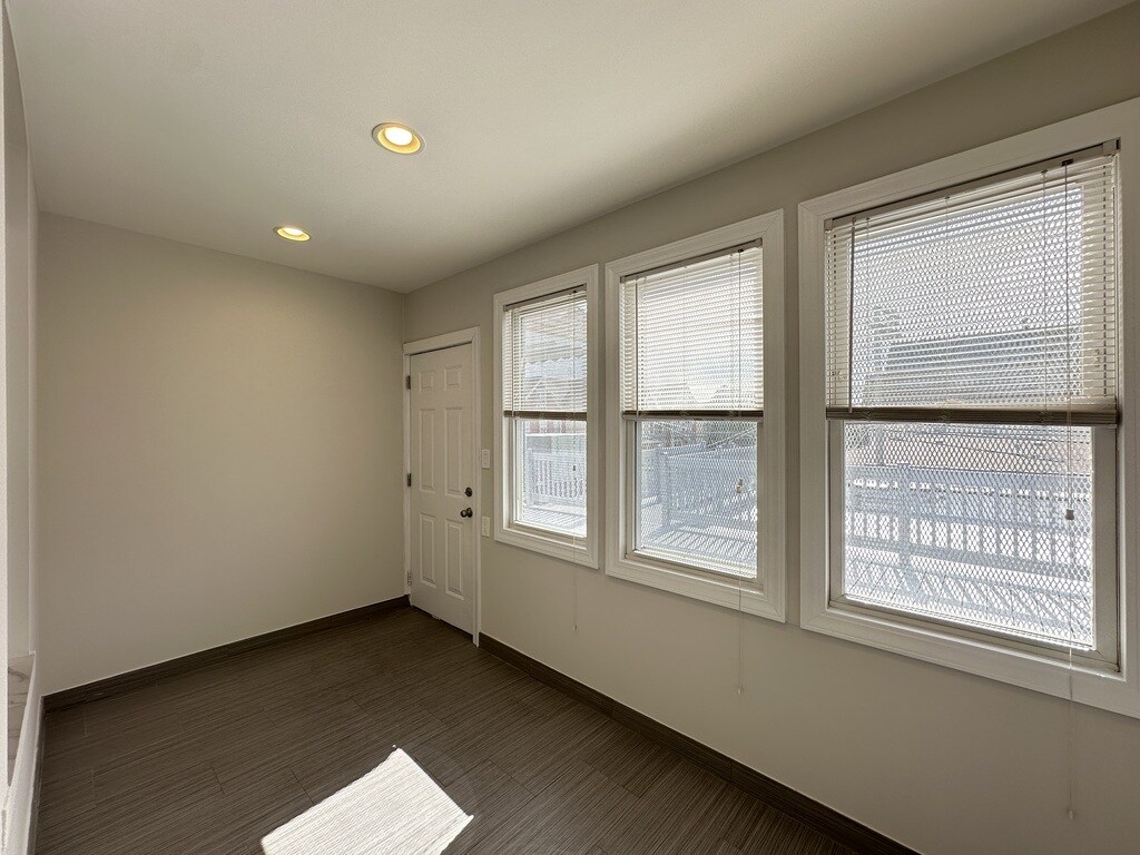 Building Photo - 3050 N Milwaukee Ave