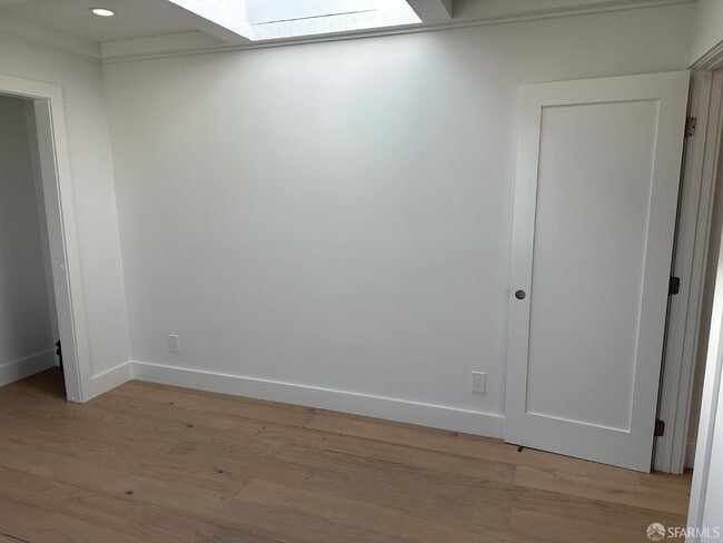 Building Photo - 2309 Divisadero St