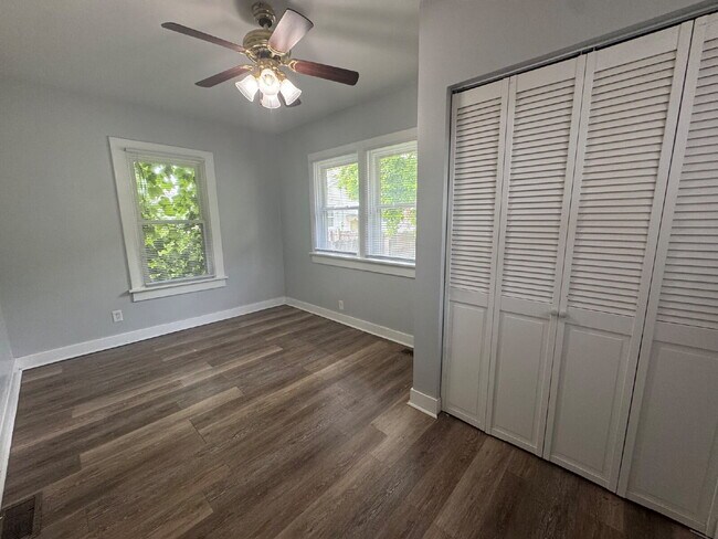 Building Photo - "Charming 3-Bed Home in Springfield with Spacious 1245 Sq Ft Layout!"