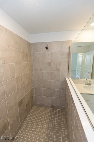 Building Photo - 16524 Kingwood Ln