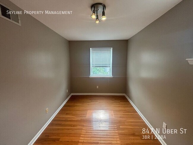 Building Photo - 847 N Uber St