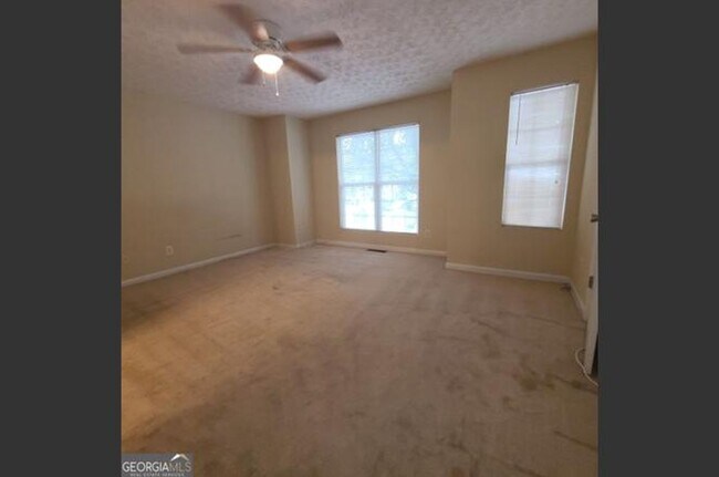 Building Photo - 2103 Grove Way