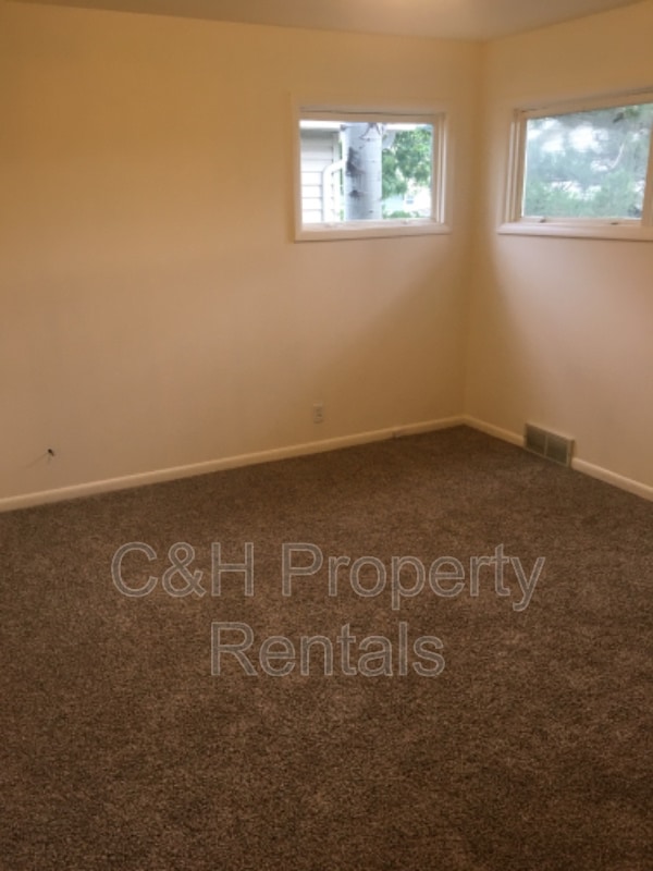 Building Photo - 2517 Wyoming Ave