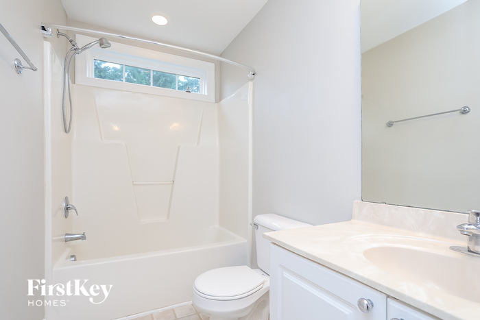 Building Photo - 413 Holly Thorn Trace