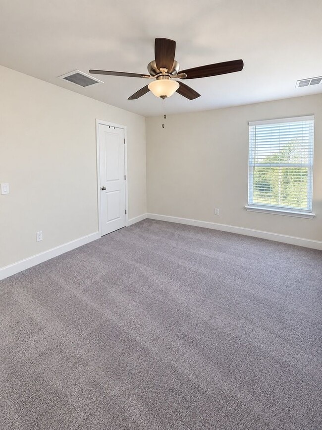 Building Photo - 7775 Montview Rd