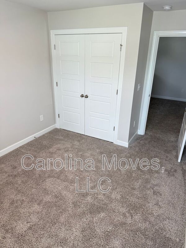 Building Photo - 206A Telford Dr.