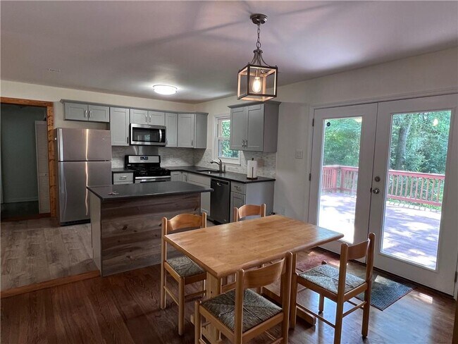 Building Photo - 1180 Starline Dr