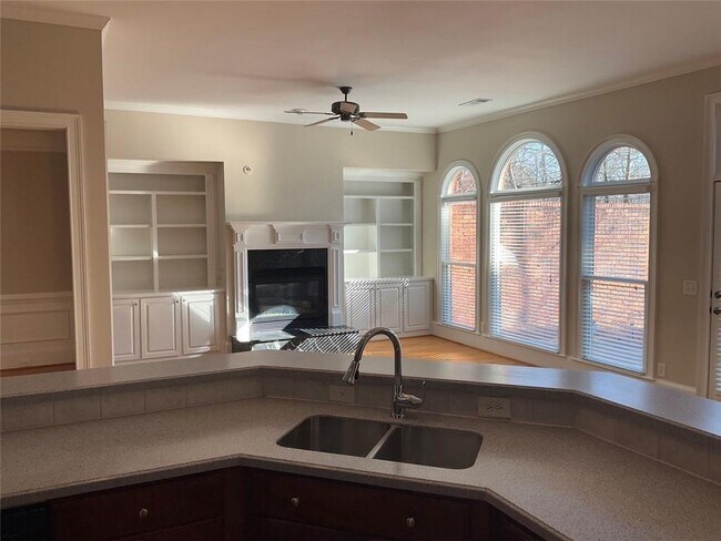Building Photo - 6193 Spalding Dr