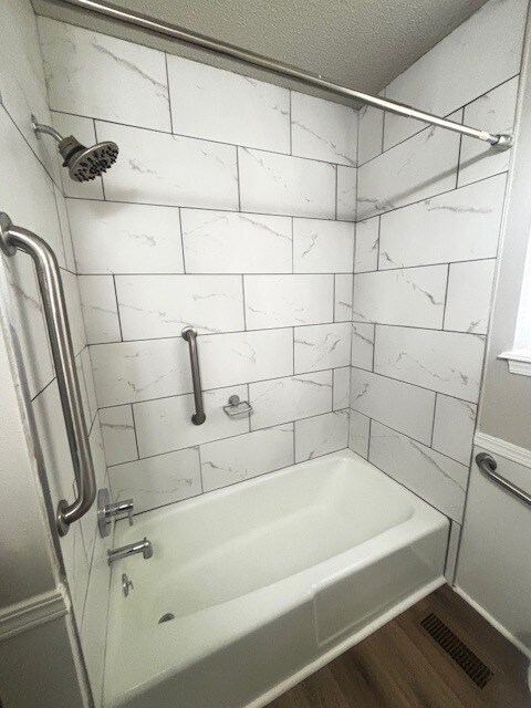 Building Photo - 309 W Vandament Ave