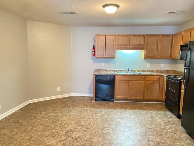 Building Photo - 109 Maureen Dr