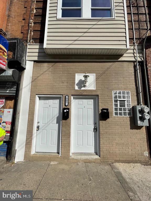 Building Photo - 2003 S 7th St