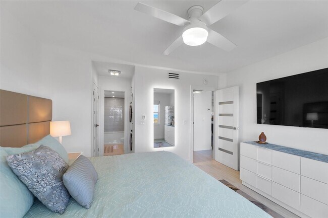 Building Photo - 1610 N Ocean Blvd