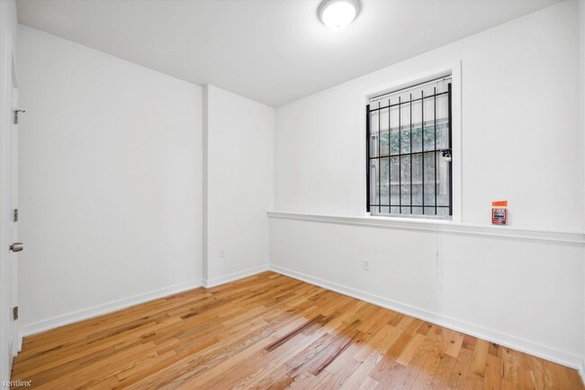 Building Photo - 3 br, 2 bath Triplex - 1310 N CARLISLE ST ...