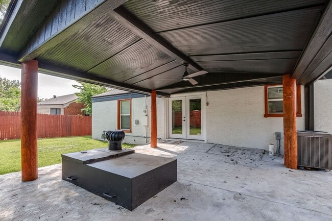 Building Photo - Luxury remodel in NW Oklahoma City
