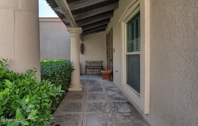 Building Photo - 6167 Los Felinos Cir