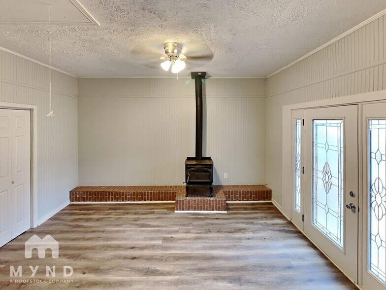 Building Photo - 7751 Lark Ct