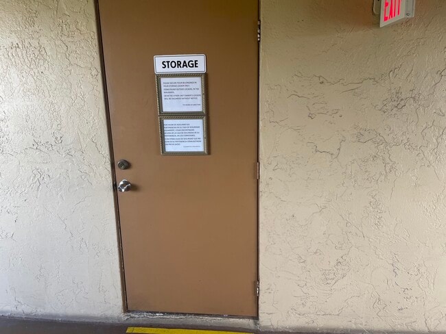 Building Photo - 500 Village Green Cir W