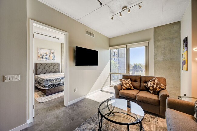 Building Photo - HOUSING CHOICE VOUCHER APPROVED! MOVE IN SPECIAL! **$300 OFF FIRST MONTH'S RENT!!**