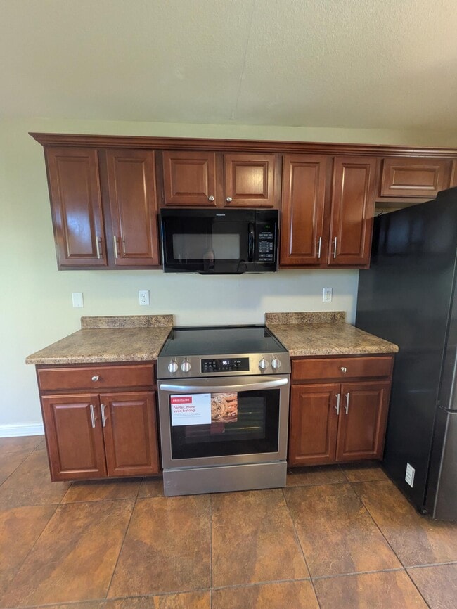 Building Photo - 2601 Quartz Ln
