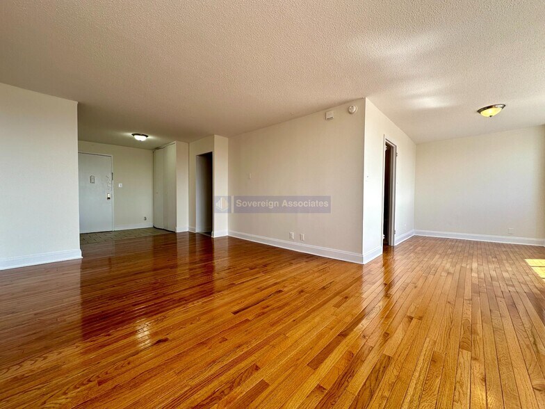Building Photo - 40 E Sidney Ave