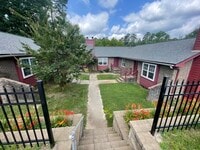 Building Photo - 2BD 2BA Townhome