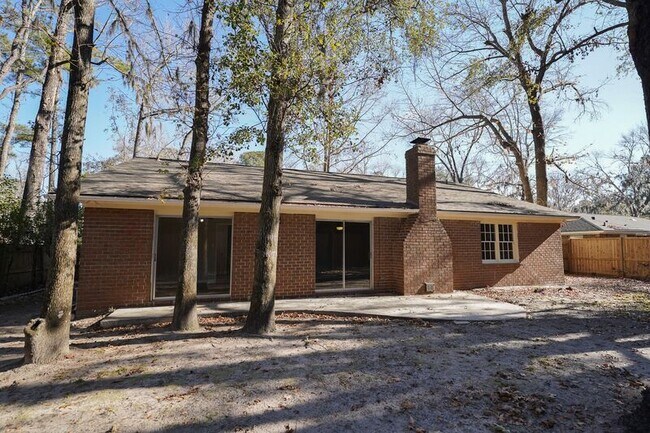 Building Photo - 11 Brandy Ln