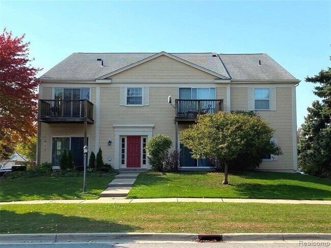 Primary Photo - 816 Bloomfield Village Blvd