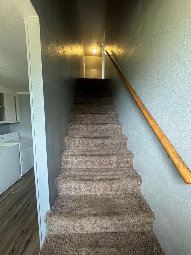 Building Photo - Remodeled 4 bedroom in Trinidad!