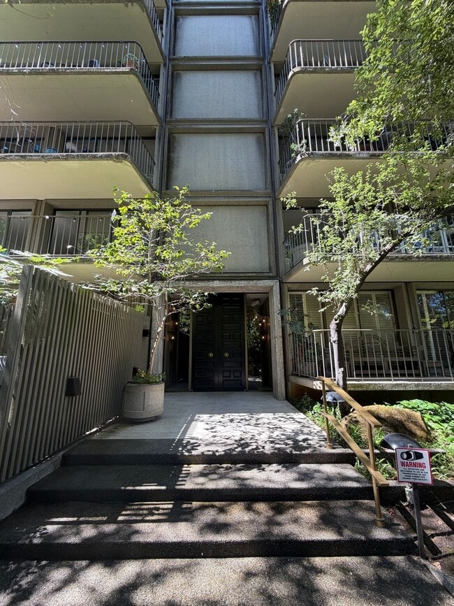 Building Photo - 4100 Folsom Blvd