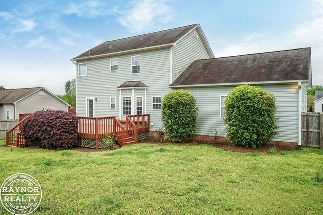Building Photo - 335 Moonlight Dr