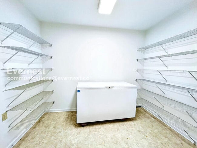 Building Photo - 1181 Henry Rd