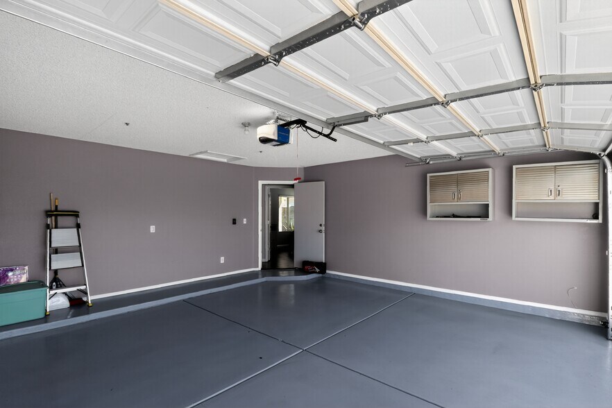 Building Photo - 8828 E Riviera Dr
