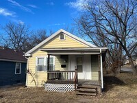 Building Photo - 2-Bedroom Home with Open Living and Dining Space!