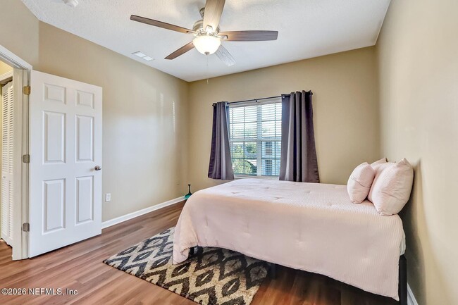 Building Photo - 9762 Summer Grove Way S