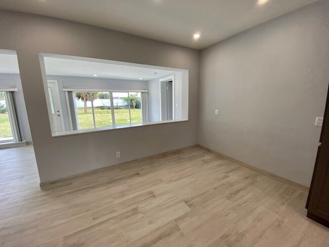 Building Photo - 228 Codrington Dr