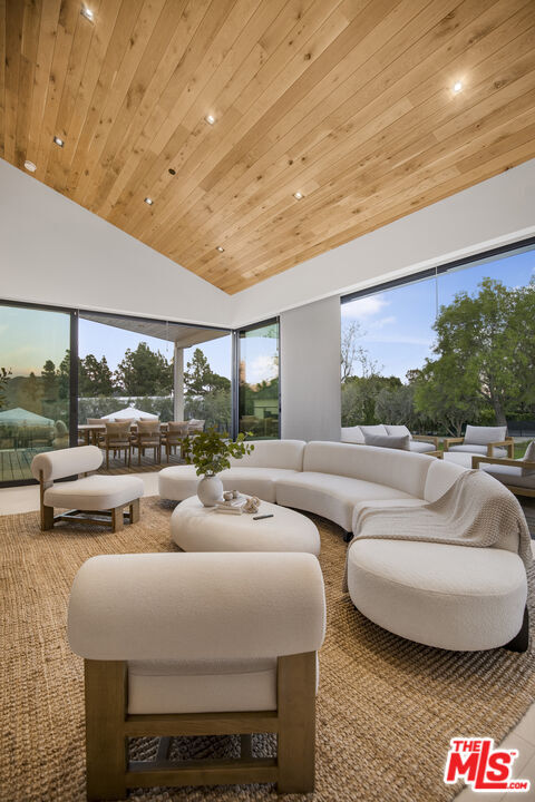 Building Photo - 1754 Lechusa Rd