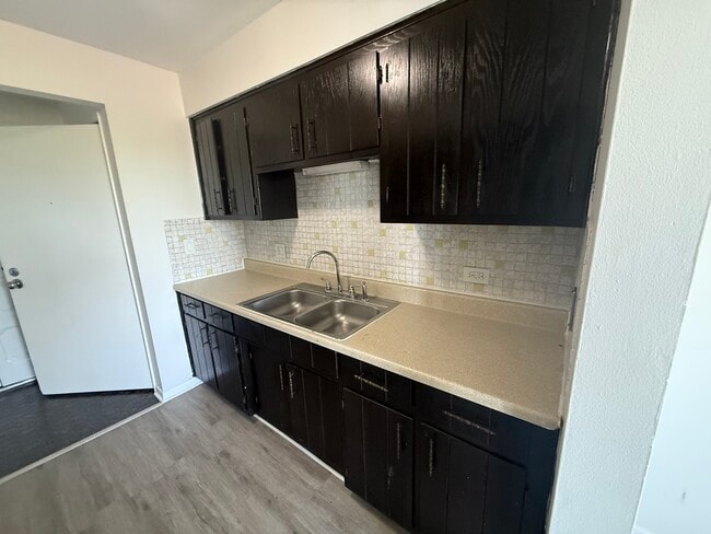 Building Photo - 2300 N Harlem Ave