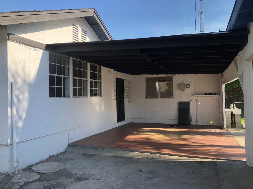 Building Photo - 526 S San Antonio Ave