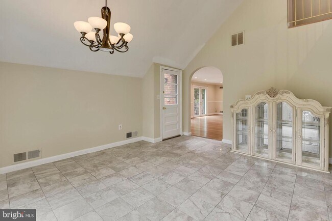 Building Photo - 7320 Bradley Blvd