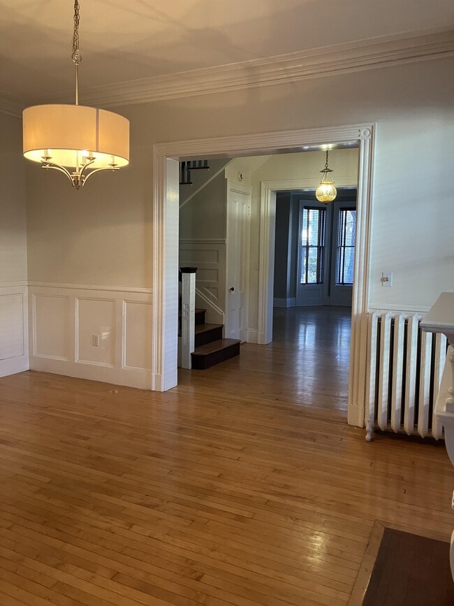 Building Photo - 322 Spring St