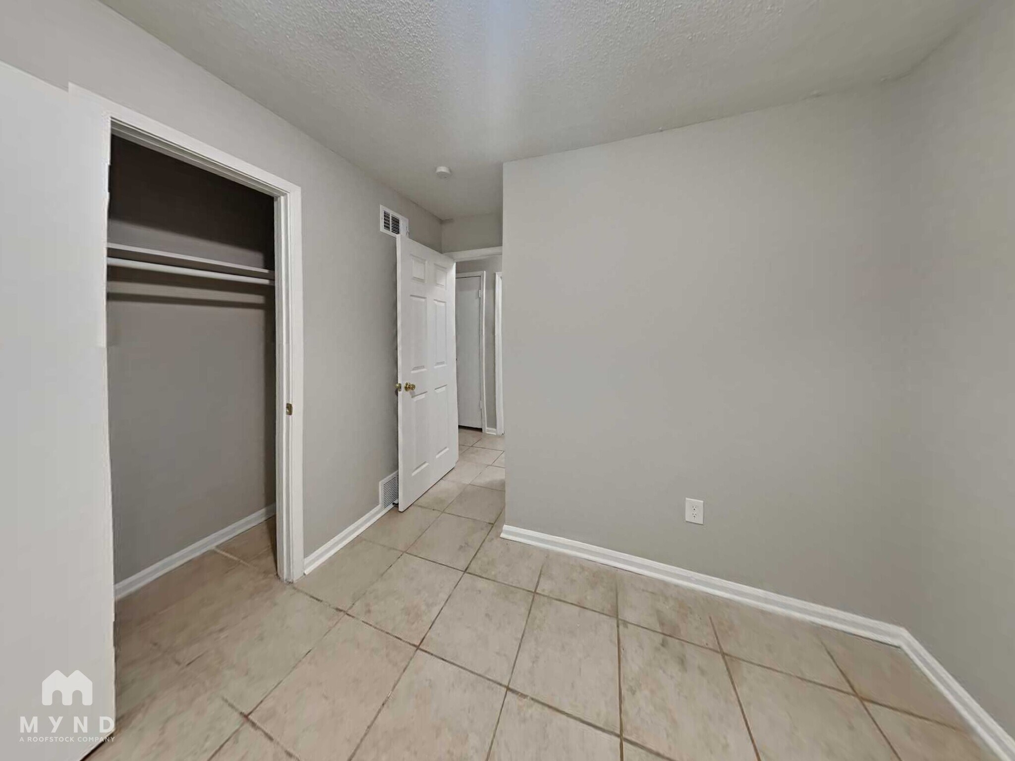 Building Photo - 4420 Double Tree St