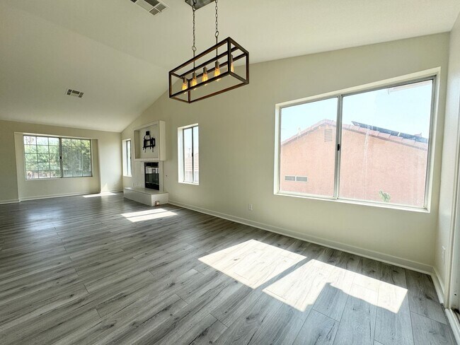 Building Photo - 68745 Tachevah Dr
